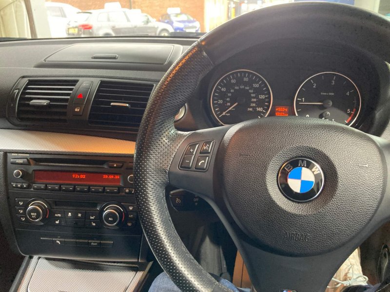 BMW 1 SERIES