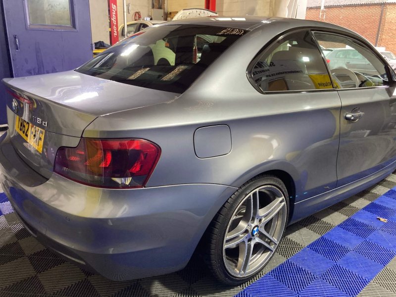 BMW 1 SERIES