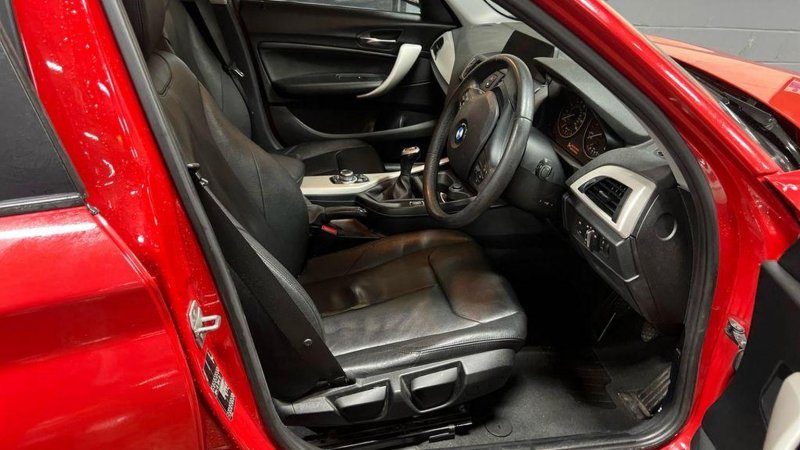 BMW 1 SERIES