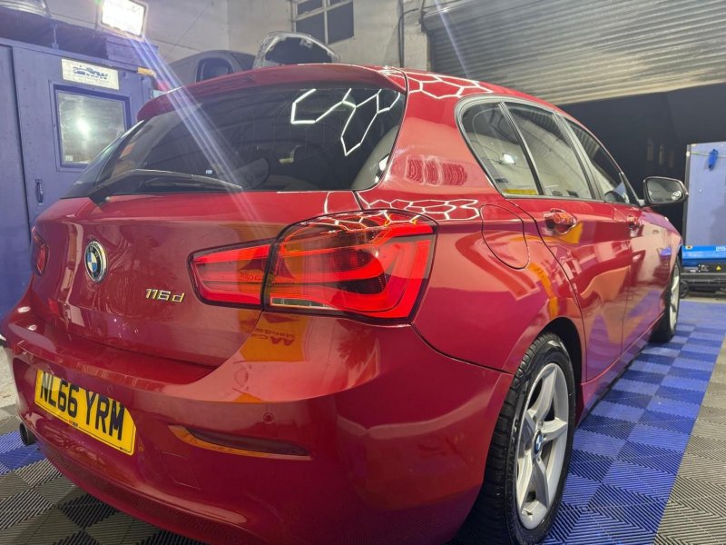 BMW 1 SERIES