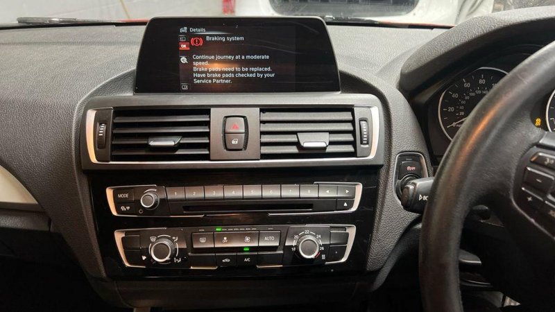 BMW 1 SERIES