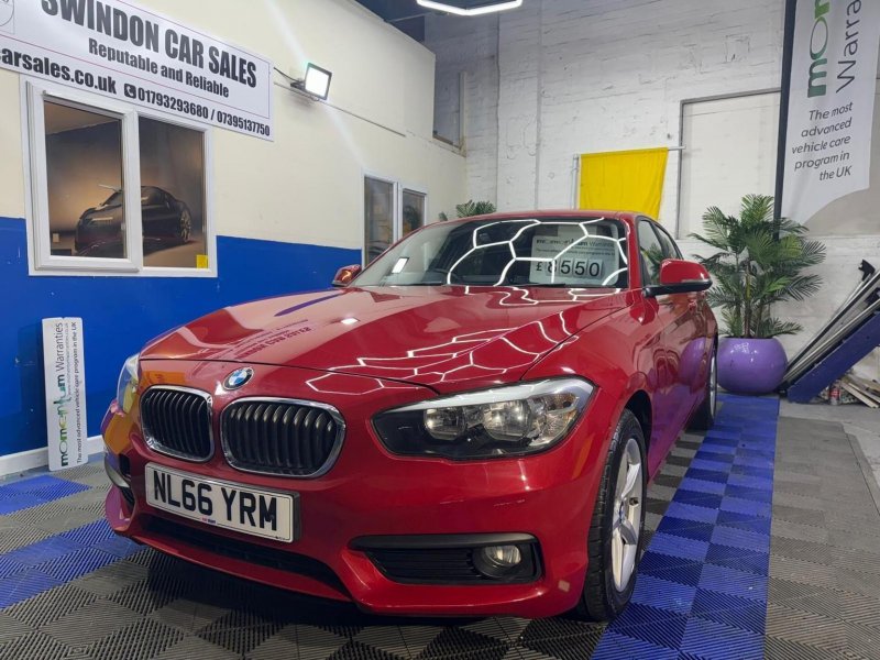 BMW 1 SERIES