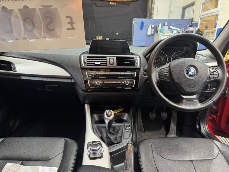 BMW 1 SERIES