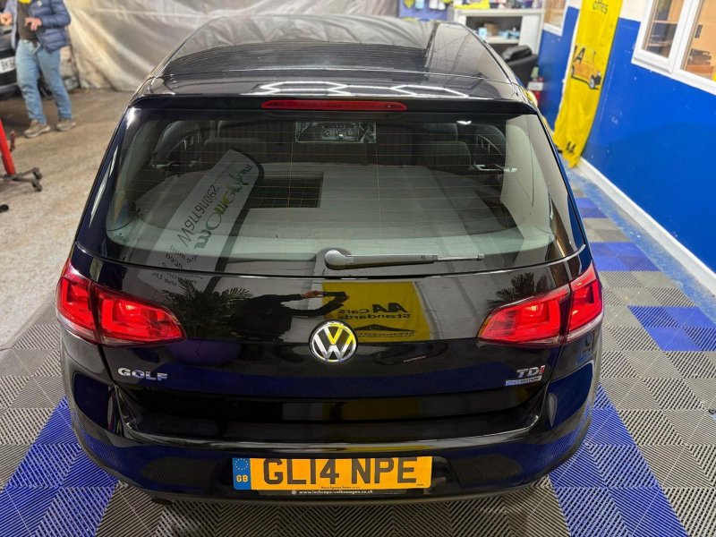 VOLKSWAGEN GOLF