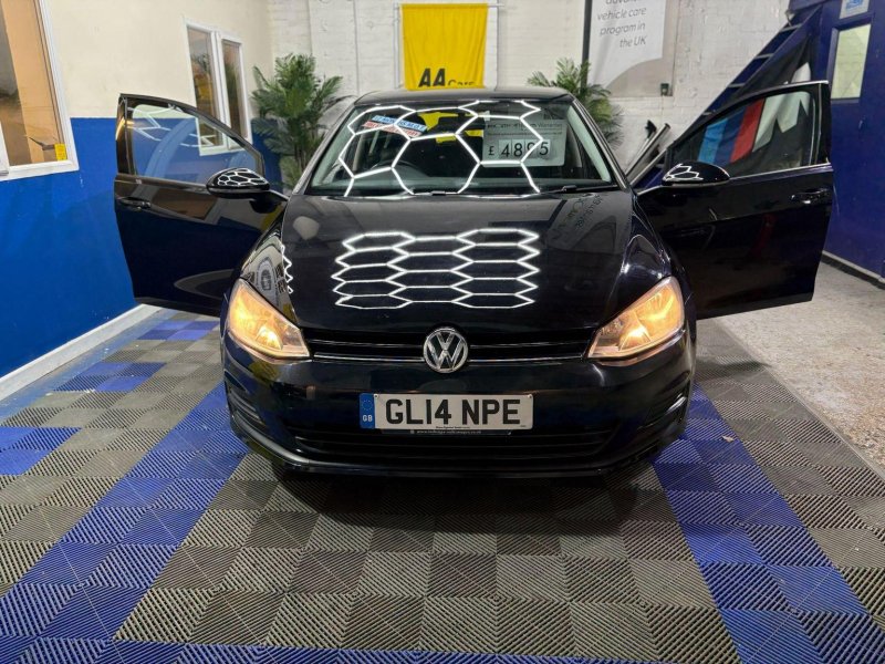VOLKSWAGEN GOLF