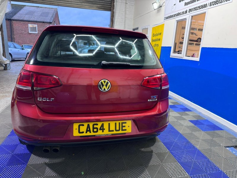 VOLKSWAGEN GOLF
