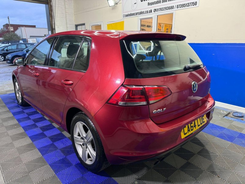 VOLKSWAGEN GOLF