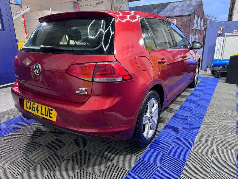 VOLKSWAGEN GOLF